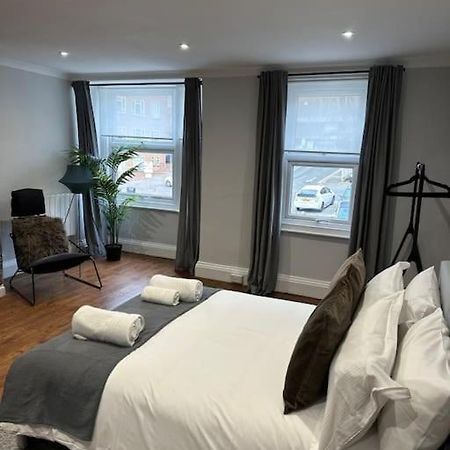 High Wycombe Centre- 2 Bed Flat Apartamento Exterior foto