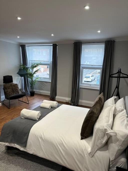 High Wycombe Centre- 2 Bed Flat Apartamento Exterior foto