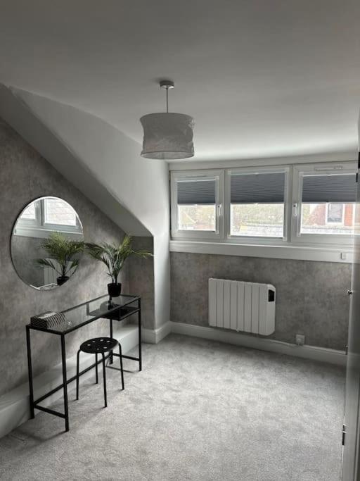 High Wycombe Centre- 2 Bed Flat Apartamento Exterior foto